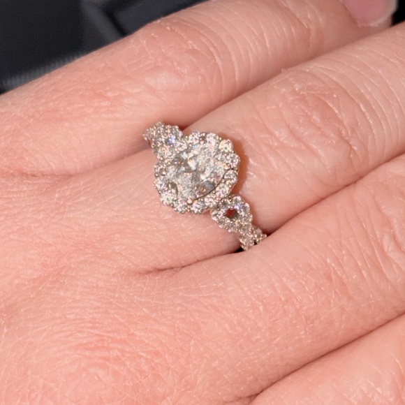 1.68 ct.t.w. Flawless Vera Wang LOVE Lab-Created Diamond Ring – Certified - Picture 5 of 7